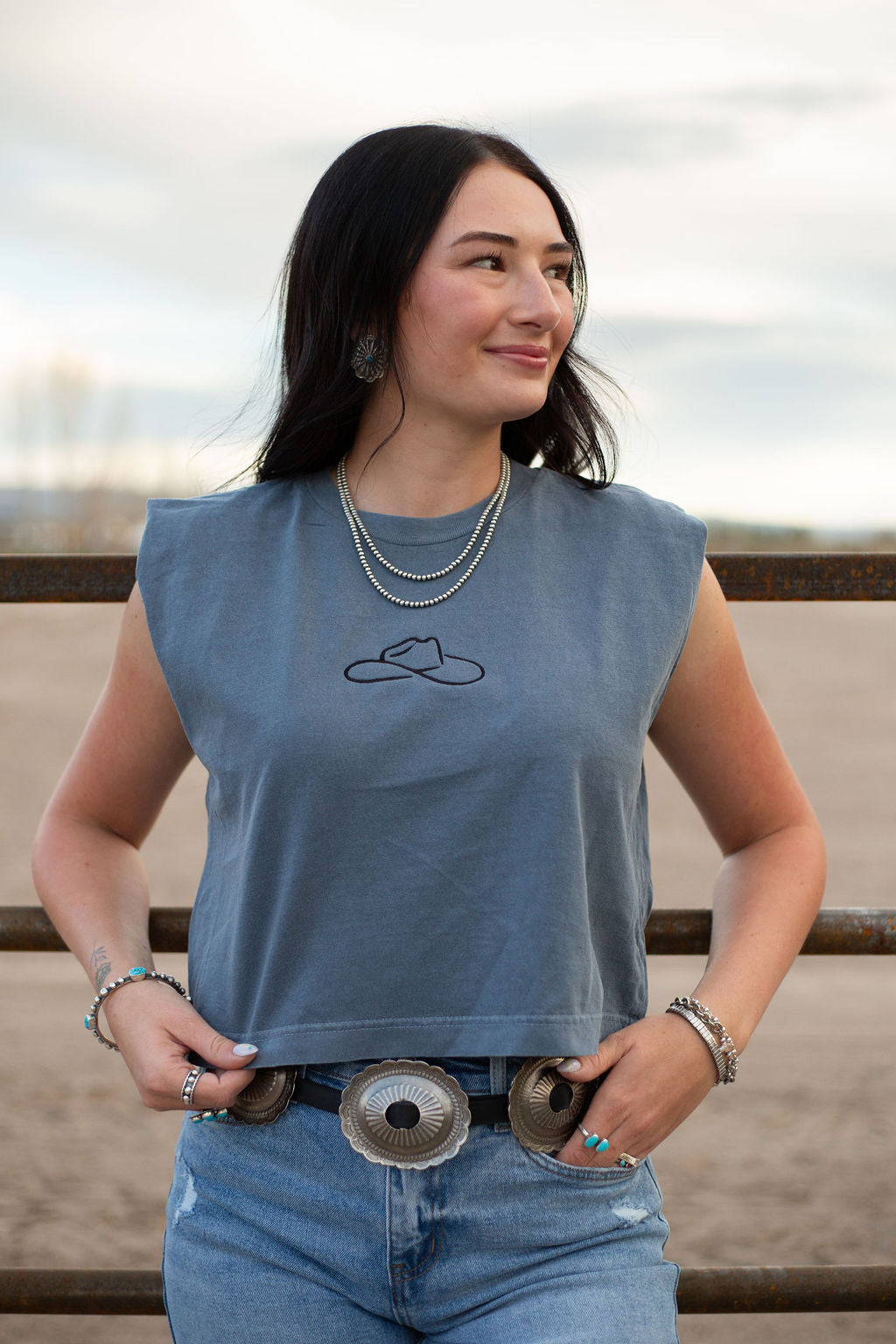 This Cowboys Hat Embroidered| Western Graphic Muscle Tank (Faded Pink)